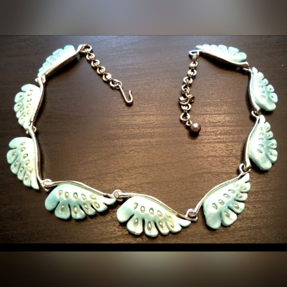 VINTAGE ESTATE SILVER TONE BLUE THERMOSET 17 3/4" NECKLACE EUC